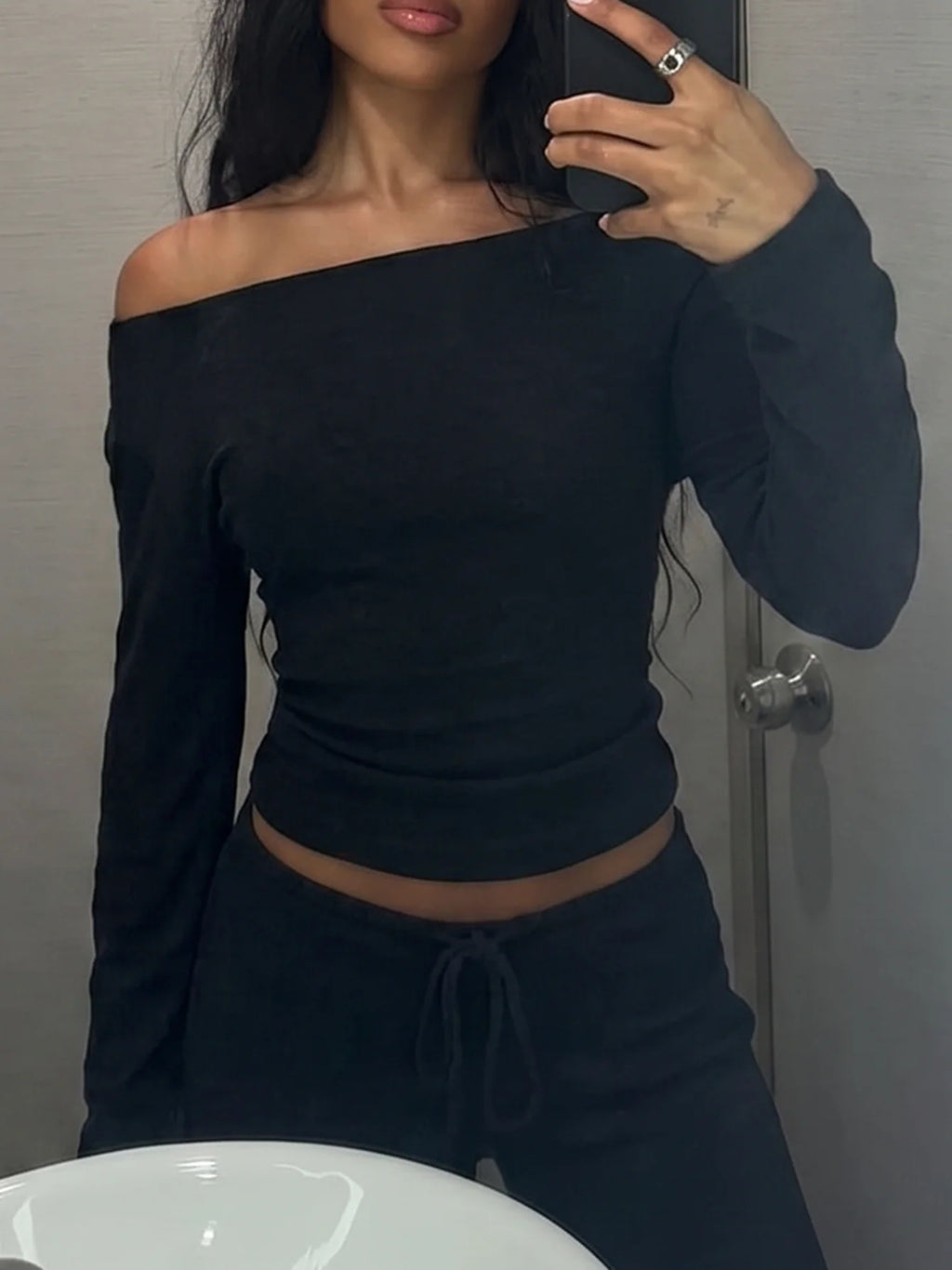 Hugcitar Damenmode, schräger Kragen, schwarzes, langärmliges, gerafftes, sexy, enganliegendes Crop-T-Shirt, Oberteil, lässiges Herbst-Outfit, T-Shirts, Streetwear, Party